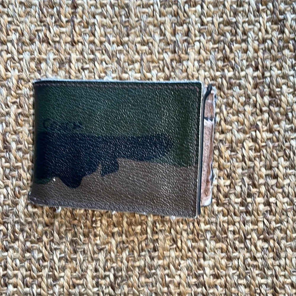Distressed Coach Men’s card holder camo wallet - Picture 1 of 2